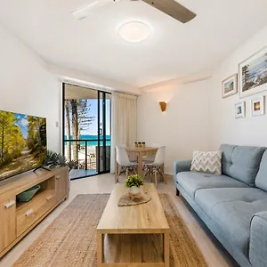https://coolum-beachside-apartments.hotelssunshinecoast.net